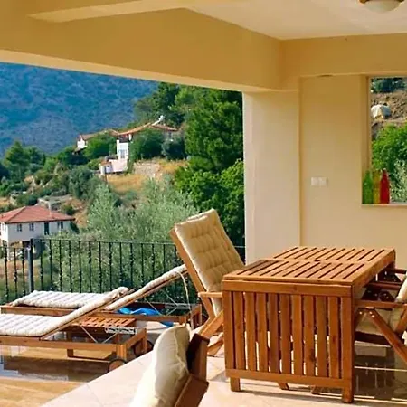 Gokbel Sleeps 7 Pool Air Con Wifi *